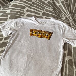 Levi’s pizza T-shirt
